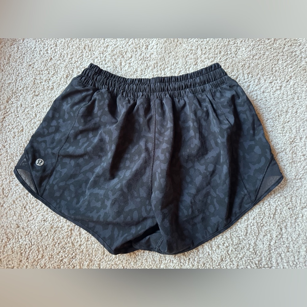 Lululemon Low Rise Lined 4” Hotty Hot Short Size 4